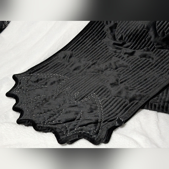 Cynthia Rowley Curious Bat Halloween Table Runner - Picture 2 of 11